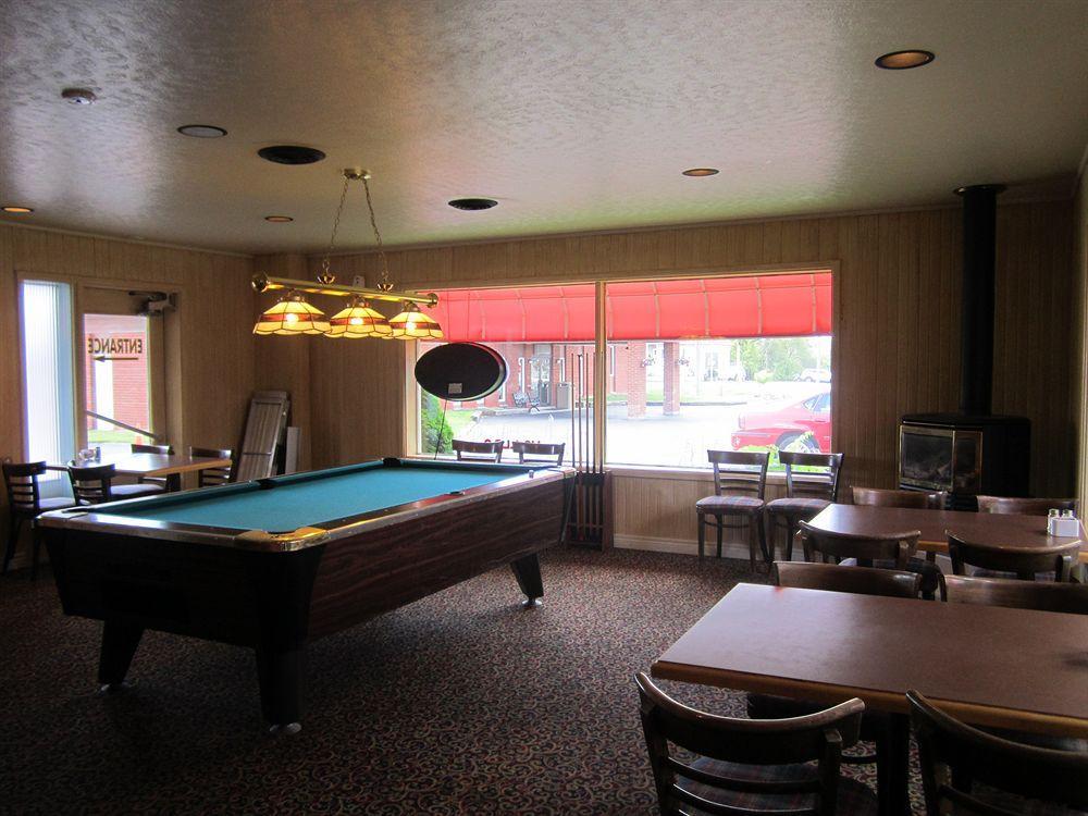 Red Pine Inn & Conference Centre Alliston Esterno foto