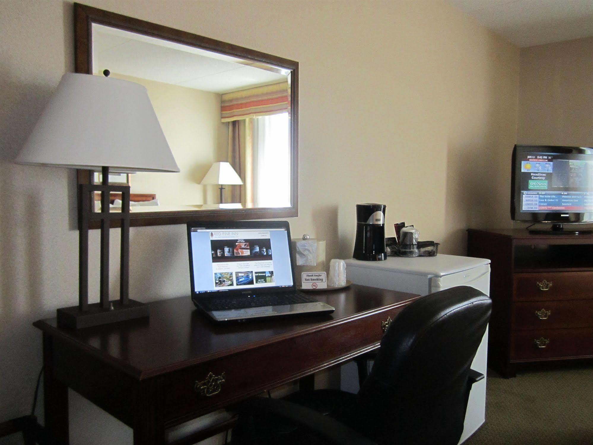 Red Pine Inn & Conference Centre Alliston Esterno foto