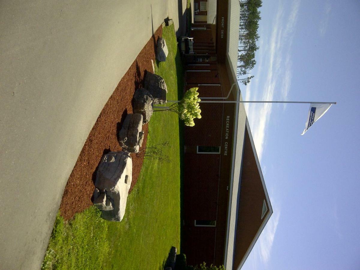 Red Pine Inn & Conference Centre Alliston Esterno foto